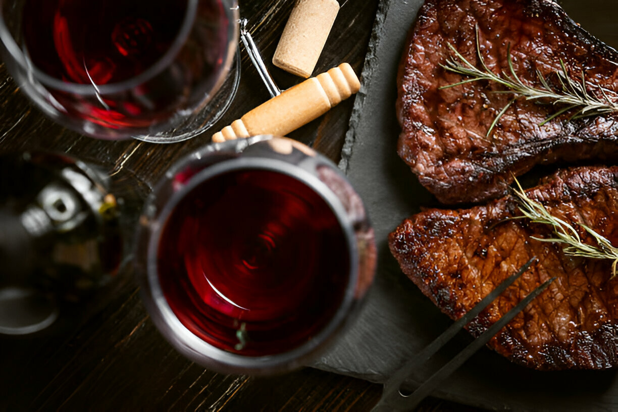 As melhores combinações de vinhos e carnes para seus clientes